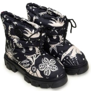 FARM Rio Lug Sole Puffer Bootie In Cerrado Sky Black